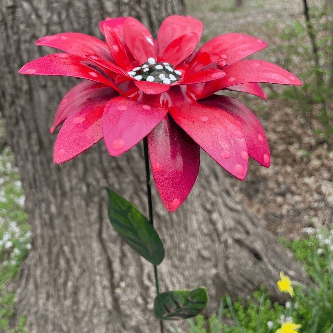 Metal Flowers Garden Stakes Pink