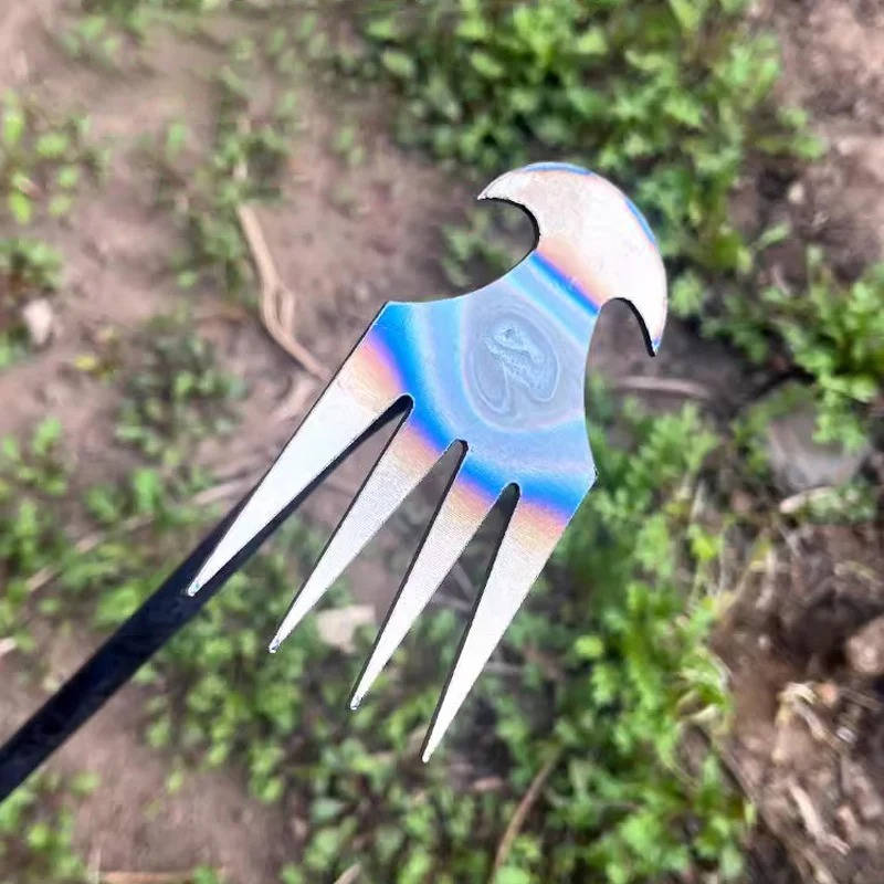 Standing Weed Puller with Four Steel Teeth and Extended Handle