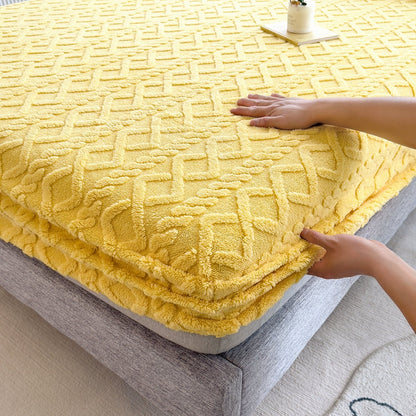 Velbed Embossed Velvet Jacquard Bed Cover Yellow / Queen 152.4X203.2X30.5Cm (60X80X12 In) Home