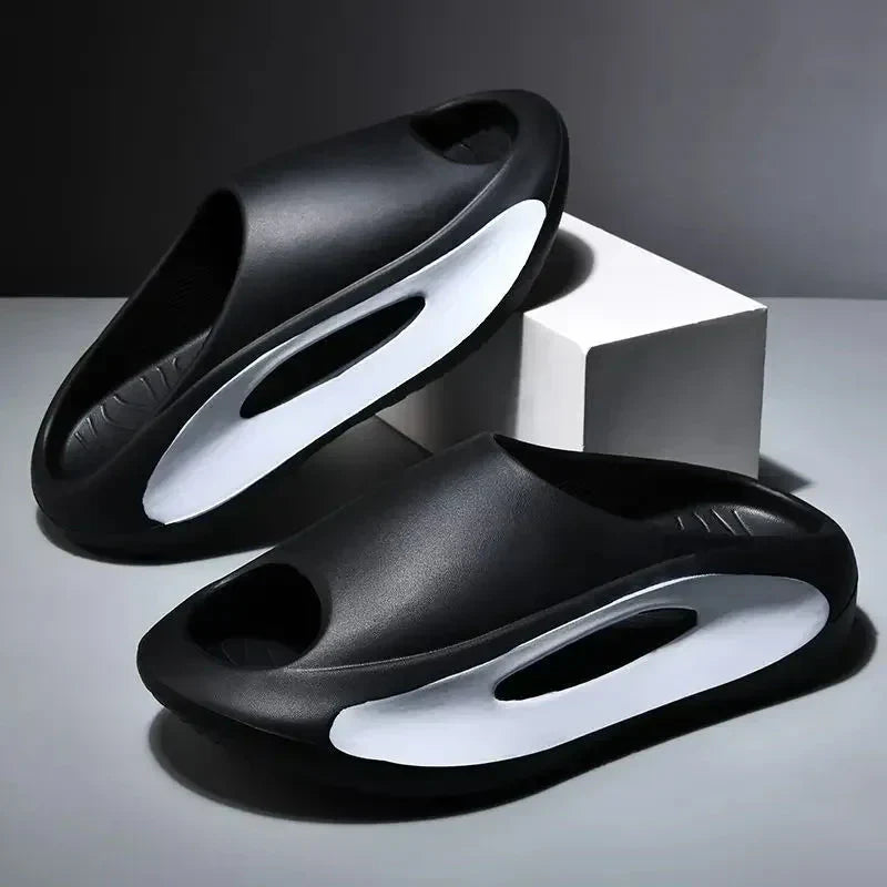 The Eclipse Slip Ons Black + White / 6